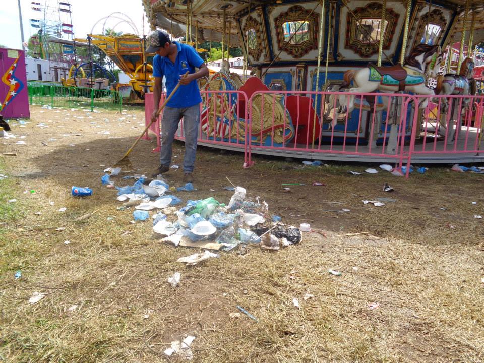Municipalidad Realizo Trabajos de Limpieza en Campo de la Feria