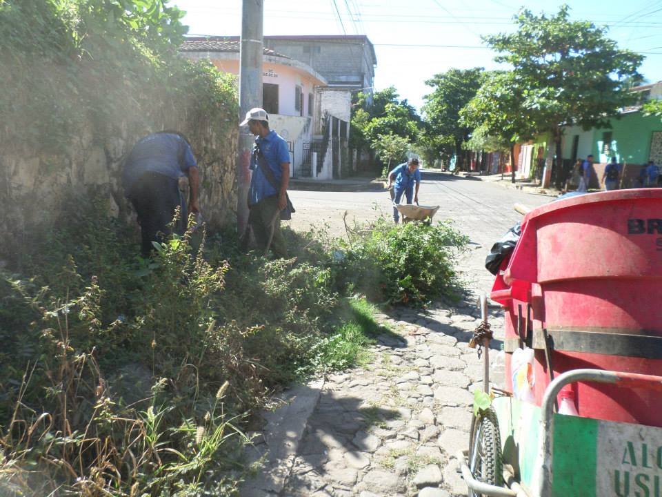 Municipalidad trabajando en el ornato y limpieza de la Ciudad