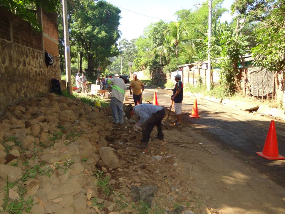 Gobierno Municipal Inició Reparación de Calle a San Dionisio