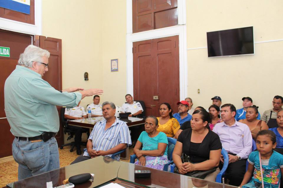 Reunión con Comerciantes del Sector de los Pilotos