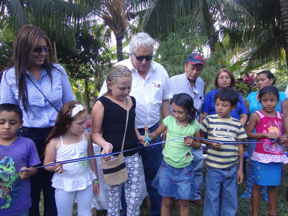 Paco Meardi, inauguró Proyecto de Electrificación en La Presa