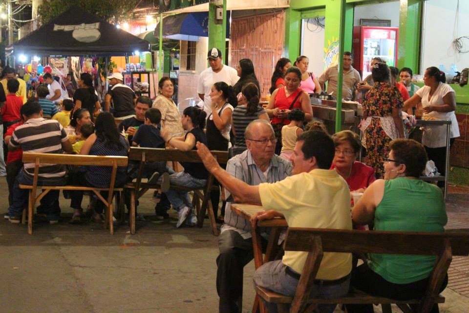 La Familia Usuluteca Disfrutó ¡A todo dar! en Paseo El Calvario