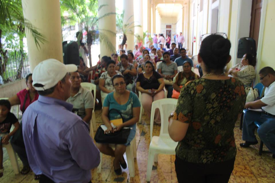 Municipalidad Trabajando con Comerciantes de Paseo El Calvario