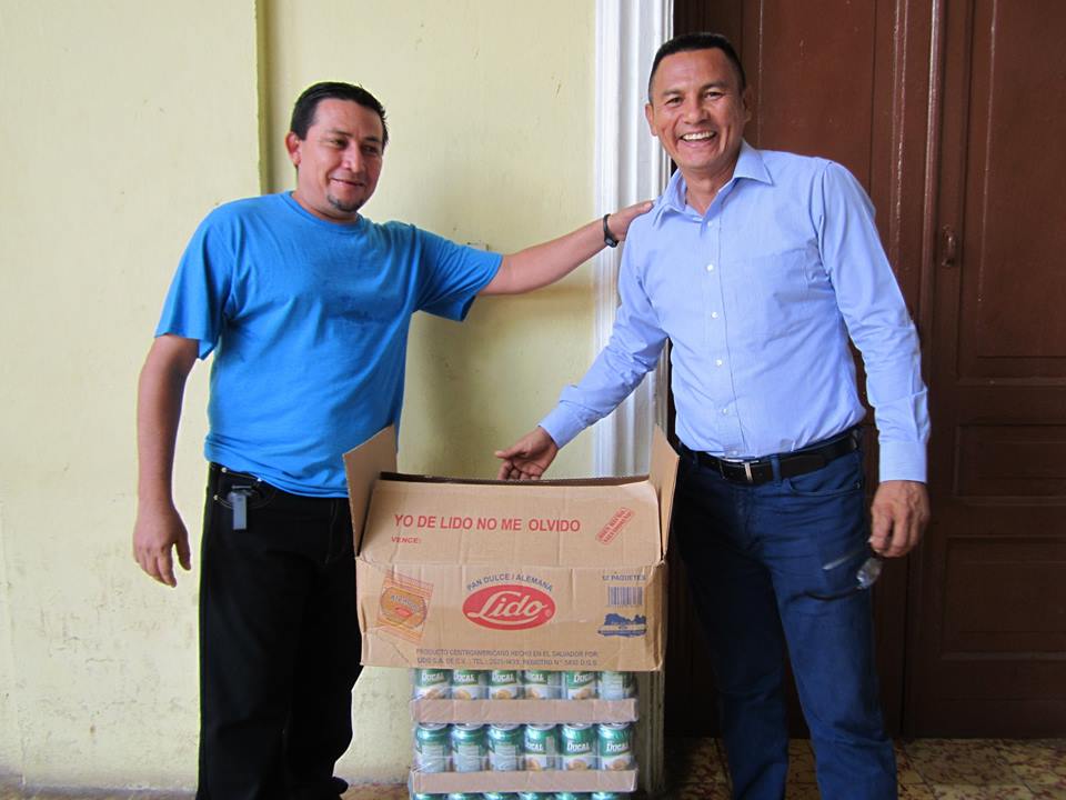 Entrega de 200 Refrigerios a Centro Escolar Caserío 27 de agosto de calle que Conduce a Puerto Parada