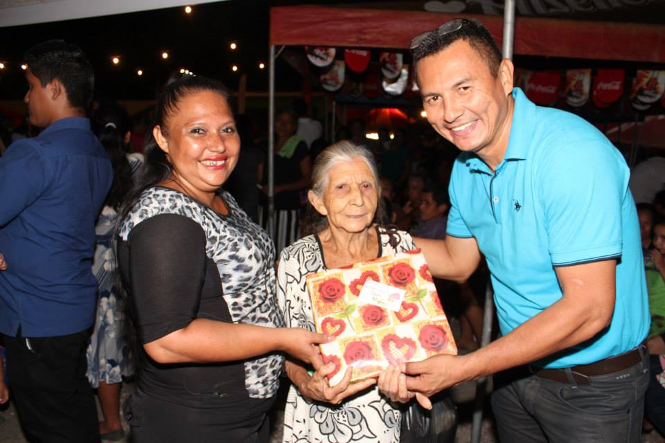 Grandiosos Premios Recibieron las Madres Usulutecas.