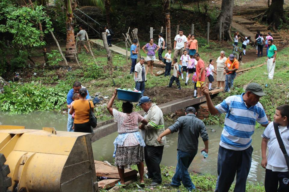 Rehabilitación Paso Peatonal entre Col. El Amate y Col. Naranjo