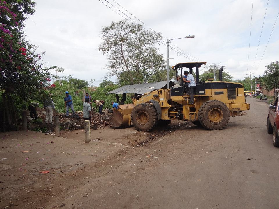 Miguel Jaime (Piedra) clausuró basurero en Calle a Sta. Maria