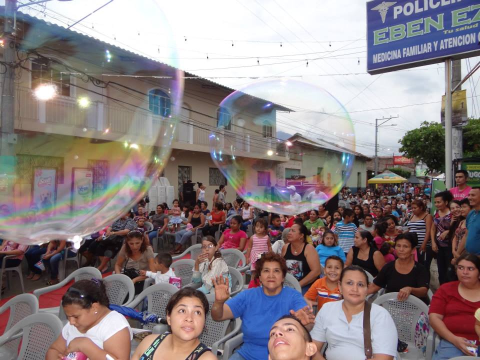 Usulutecos disfrutaron de Cinetour en Paseo El Calvario