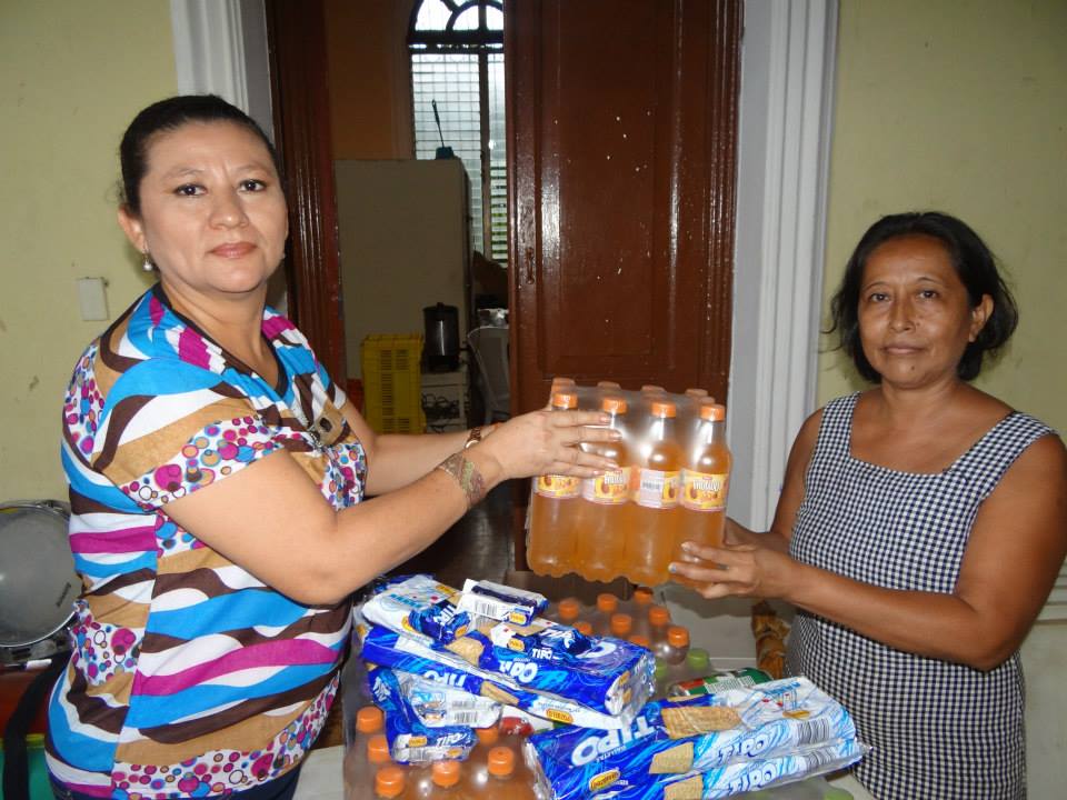 Entrega de 75 refrigerios a la ADESCO de colonia Villa Chentilla