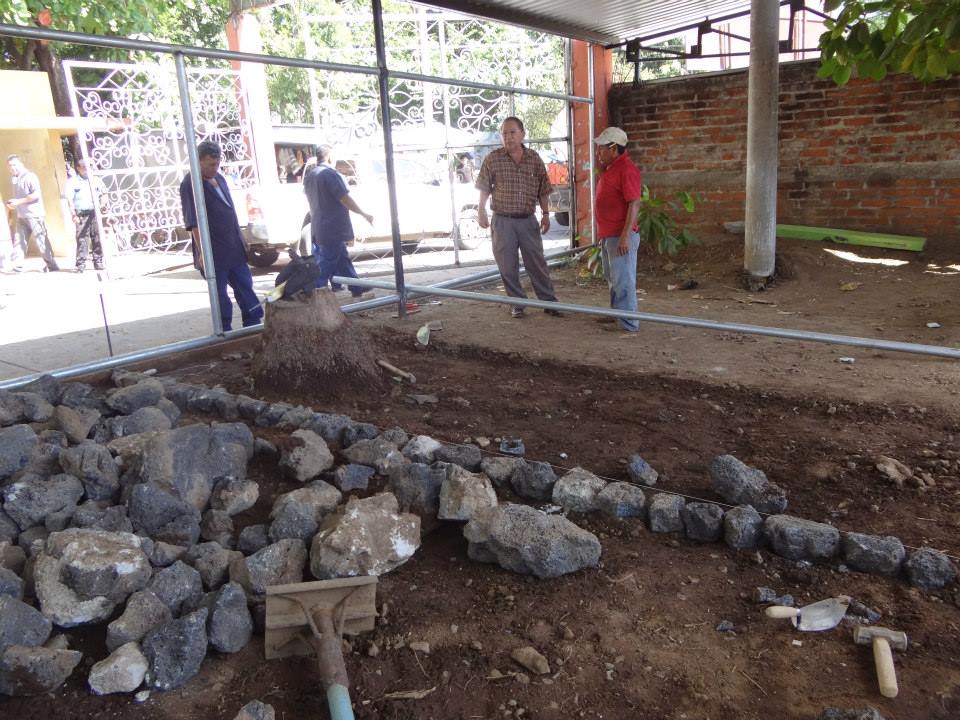 Trabajos de fraguado en el área de espera de Hospital San Pedro