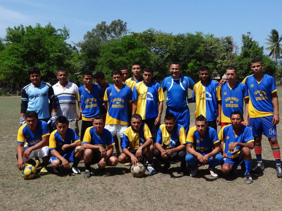 Torneo relámpago de futbol en cantón Puerto Parada