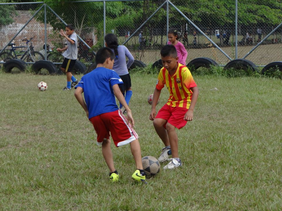 Escuelas Municipales de Fútbol Realizaron Entrenamiento