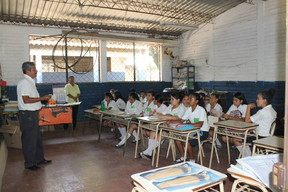 TALLER VOCACIONAL DE ARTESANIA ECOLOGICA