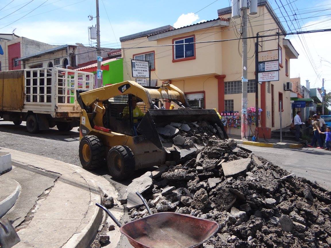 Continúa Plan de Bacheo de Calles y Avenidas en Usulután