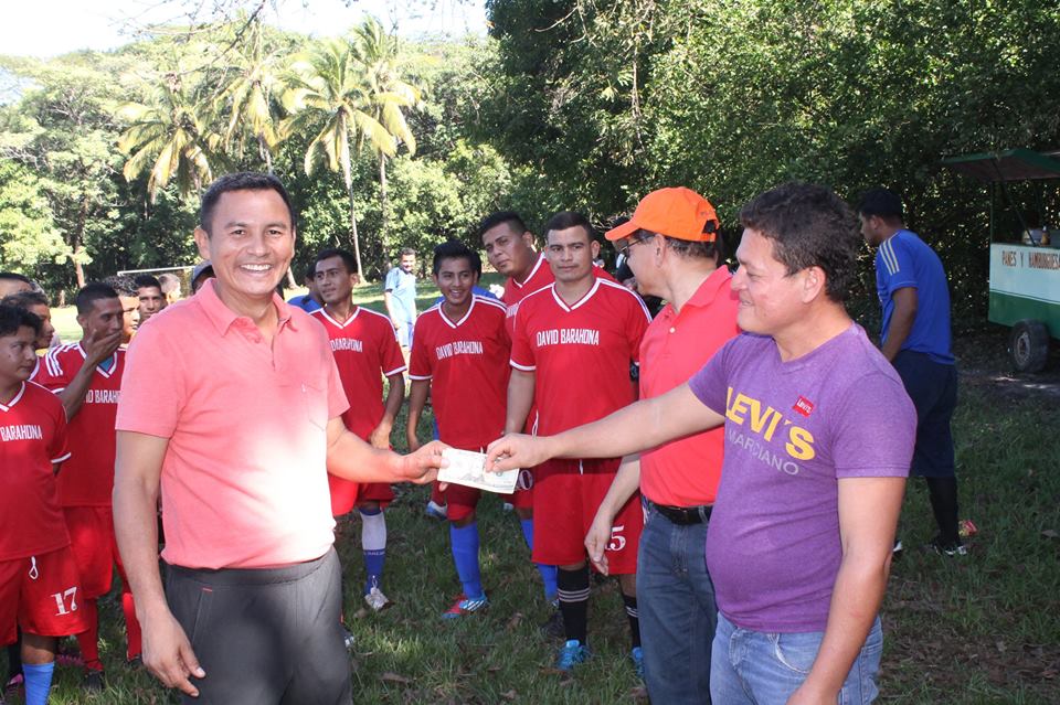 Miguel Jaime (Piedra) contribuyendo a la practica del deporte