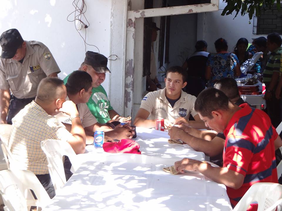 Agasajo Navideño a Miembros del Cuerpo de Agentes Municipales CAM