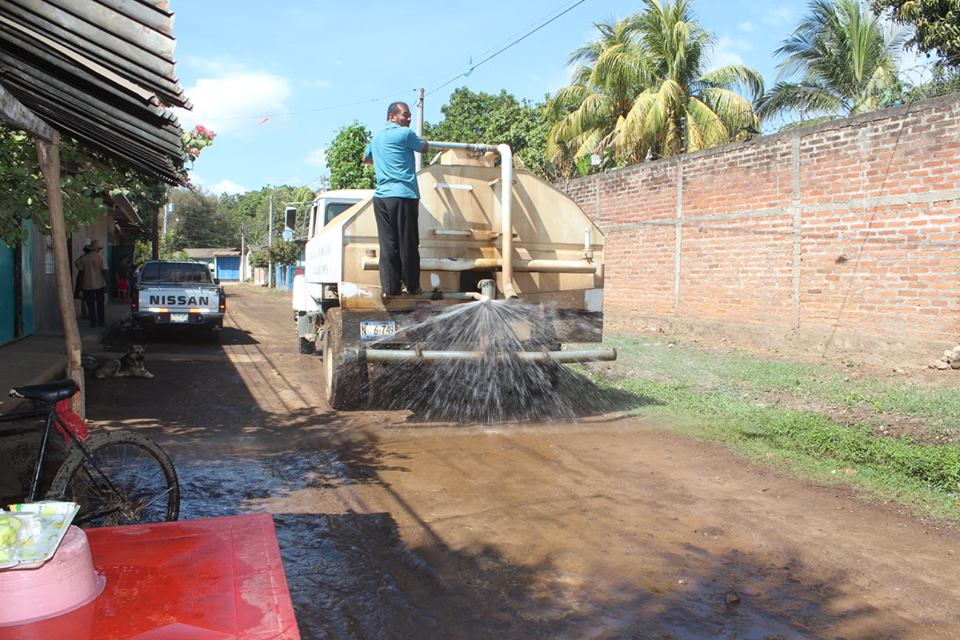 Trabajos de Riego con Pipa en Colonia El Cocal