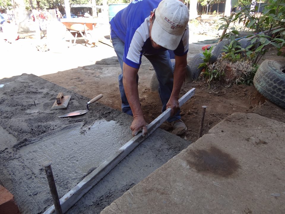 Trabajos de Empedrado en Centro Escolar Anita Guerrero