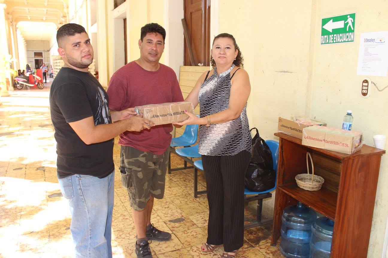 Entrega de Camisas y Refrigerio a Jardines de Candelaria N2