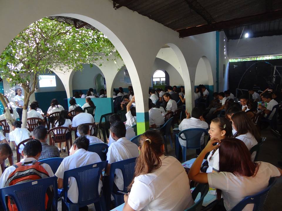 Taller a Jóvenes Alumnos del Centro Escolar Salvador Castillo