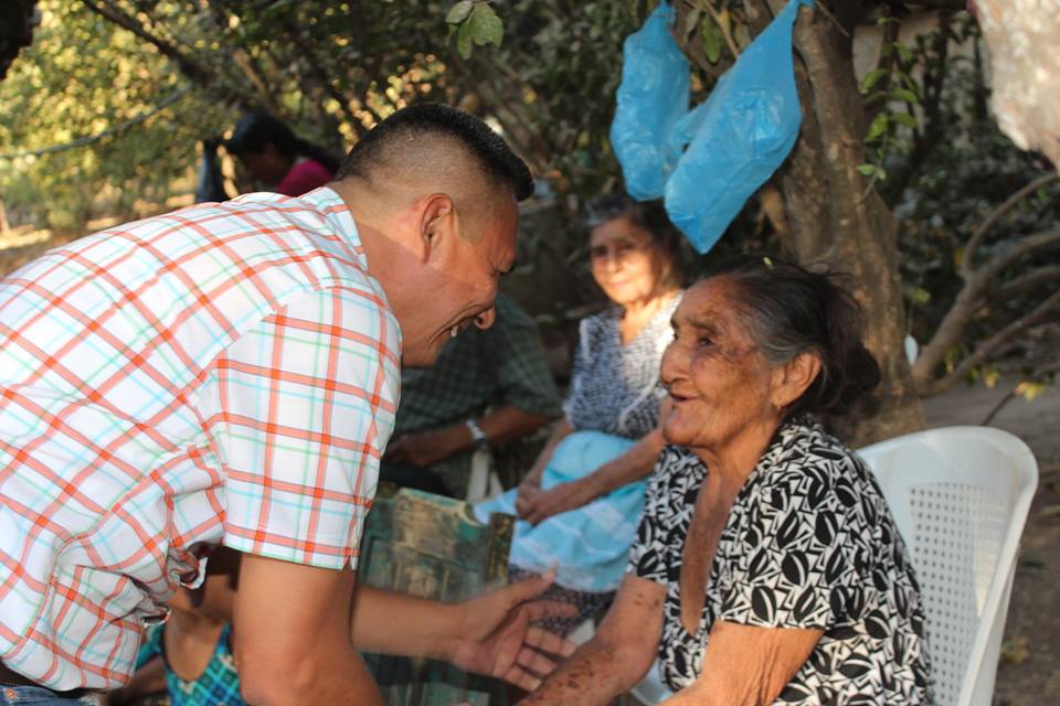 Alcalde se Reunió con Comunidades de Calle Antigua a Santa Elena