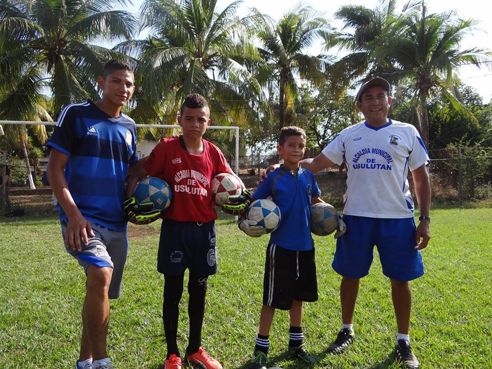 Entrenos de la Escuela Municipal de Futbol en el INDES