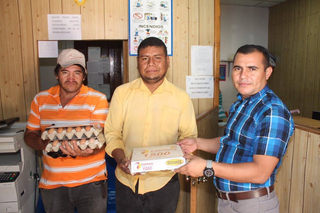 Entrega de Canastas con Viveres