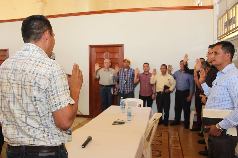 Piedra Alcalde Juramentó Directiva de Pastores Evangélicos