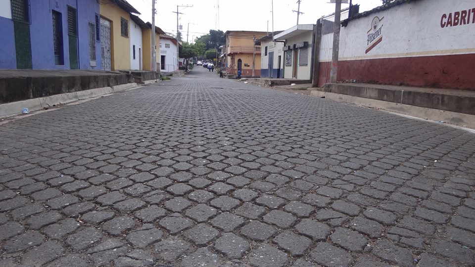 Trabajos de Reparación de Adoquinado en la 7ª Calle Oriente