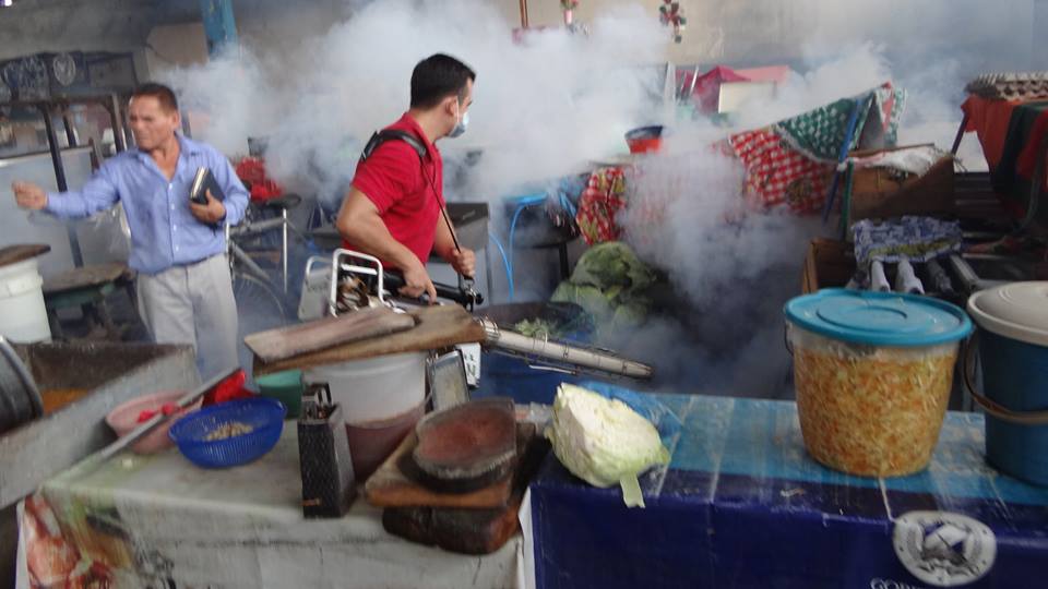 Fumigación del Mercado Nº 1.