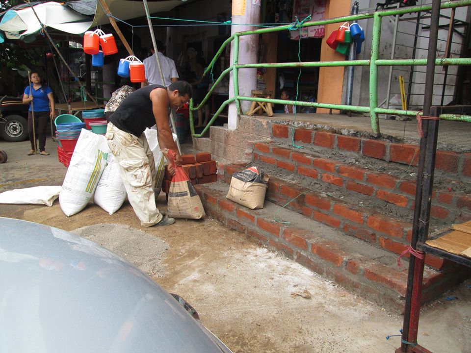 Trabajos de Construcción de Gradas en Mercado Municipal Nº 2