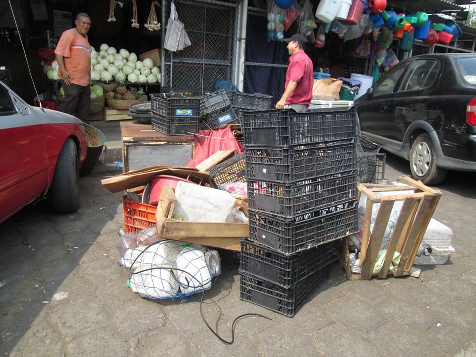 Trabajos de Deschatarrización en Mercado Municipal de Frutas.