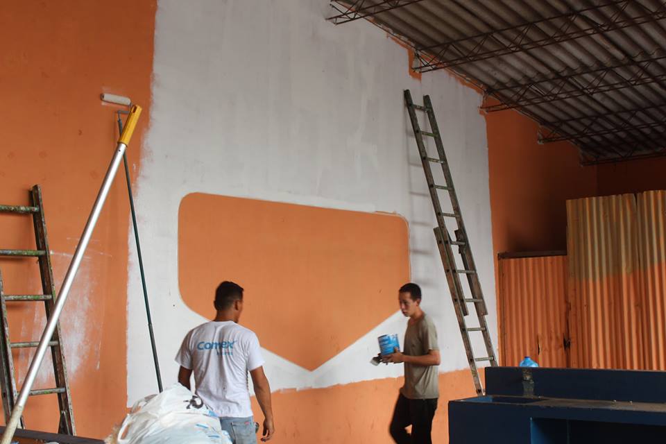 Inician Trabajos de Pintura en El Mercado Regional