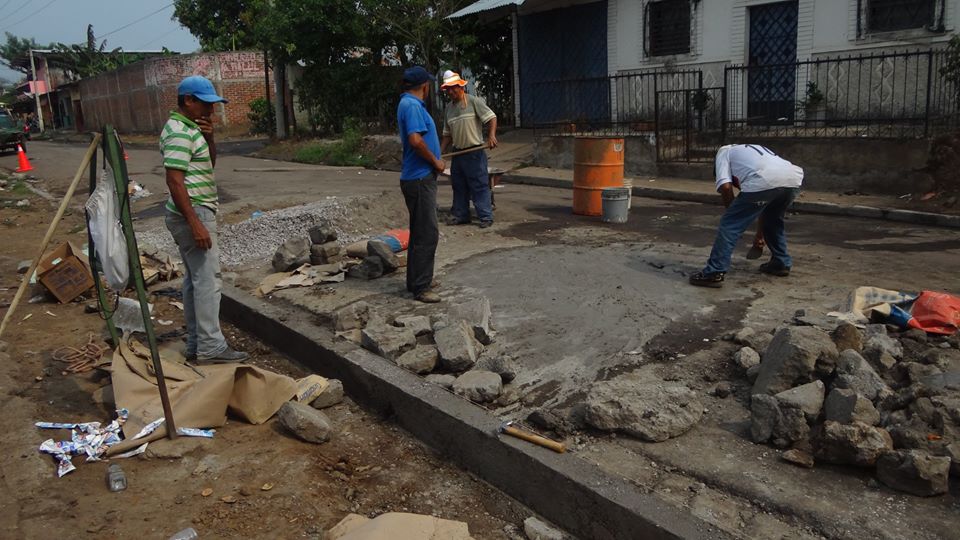 Reparación de Cordón Cuneta en C. Antigua a Santa María