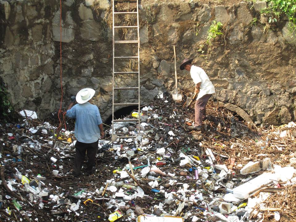 Trabajos de Limpieza en Quebrada Los Pinos