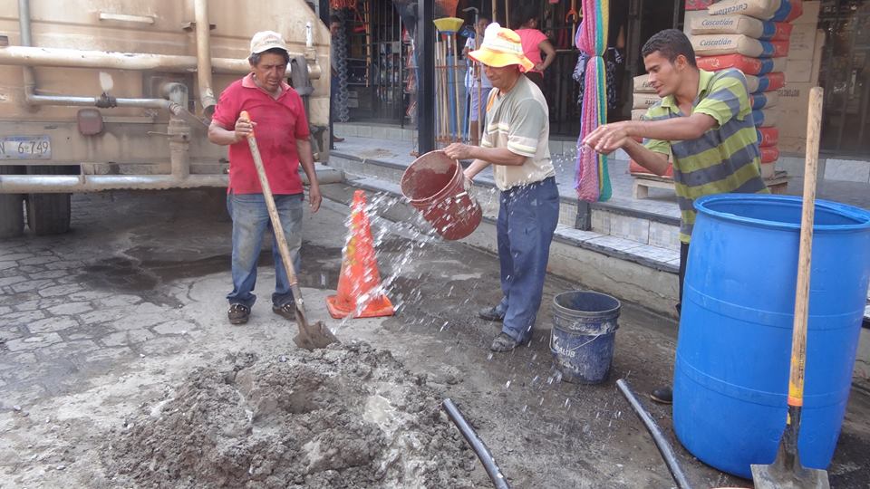 Trabajos de Bacheo Sobre la 18 Avenida Norte