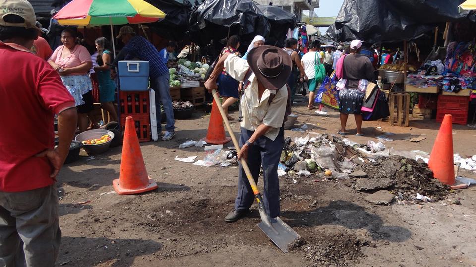 Trabajos de Bacheo Sobre la 12 Avenida Norte