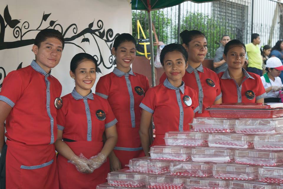 Feria de Emprendedurismo de la UGB un Éxito