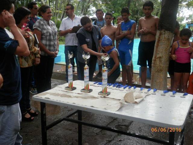 Escuela Municipal asistió a Competencia de Natación