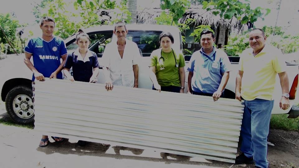 Entrega de 10 Láminas a Unidad de Salud de Puerto El Flor