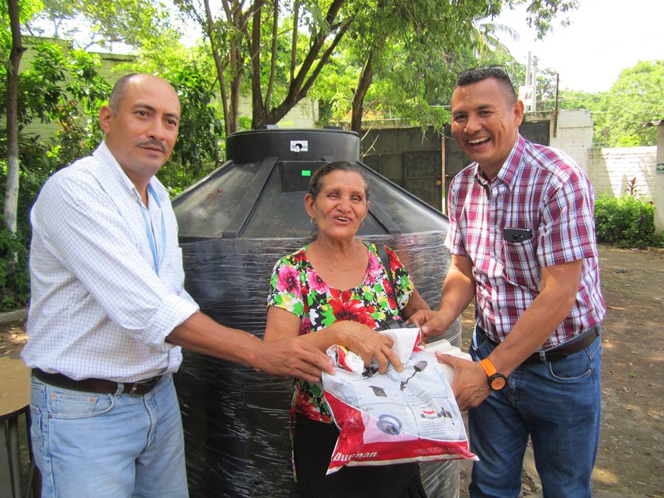 Entrega Tanques de Cosecha de Aguas Lluvias Para Uso Domiciliar