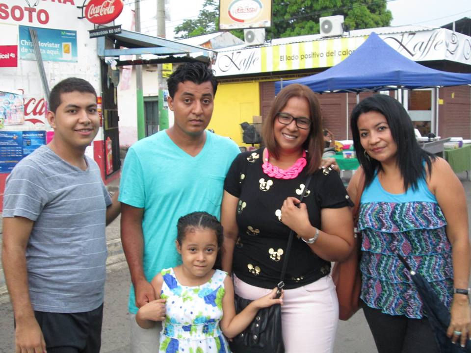 Paseo El Calvario Celebró a los Padres y Maestros