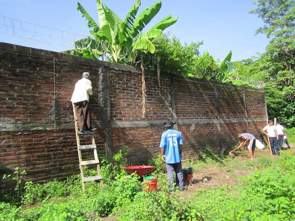 Trabajos de Albañilería en el Centro Escolar de Colonia El Naranj