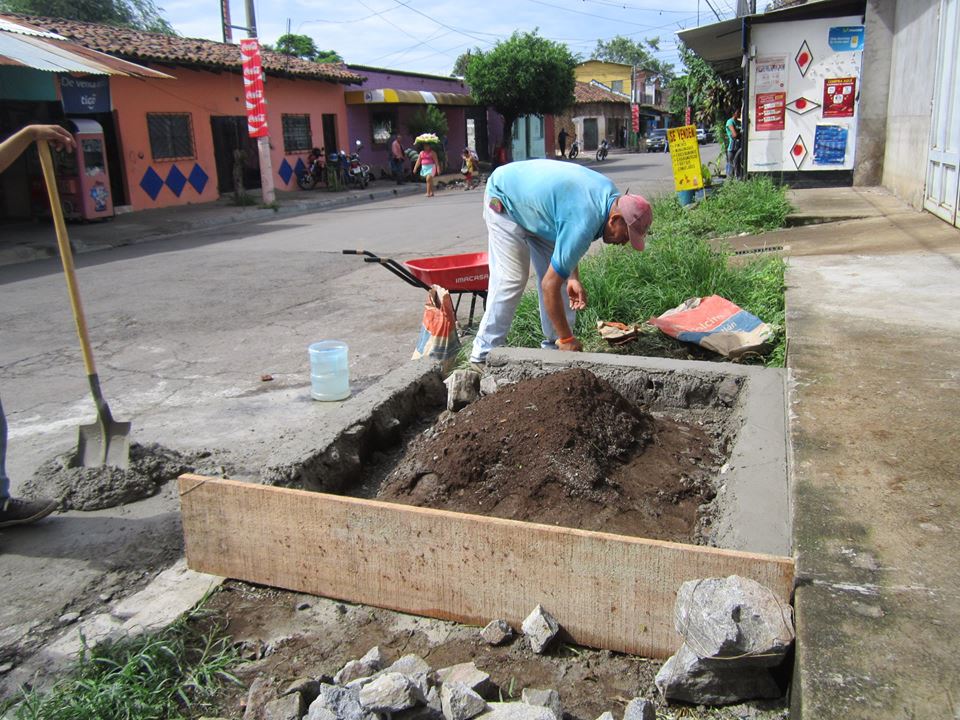 Construcción de Jardineras y Mosaicos en Paseo El Calvario