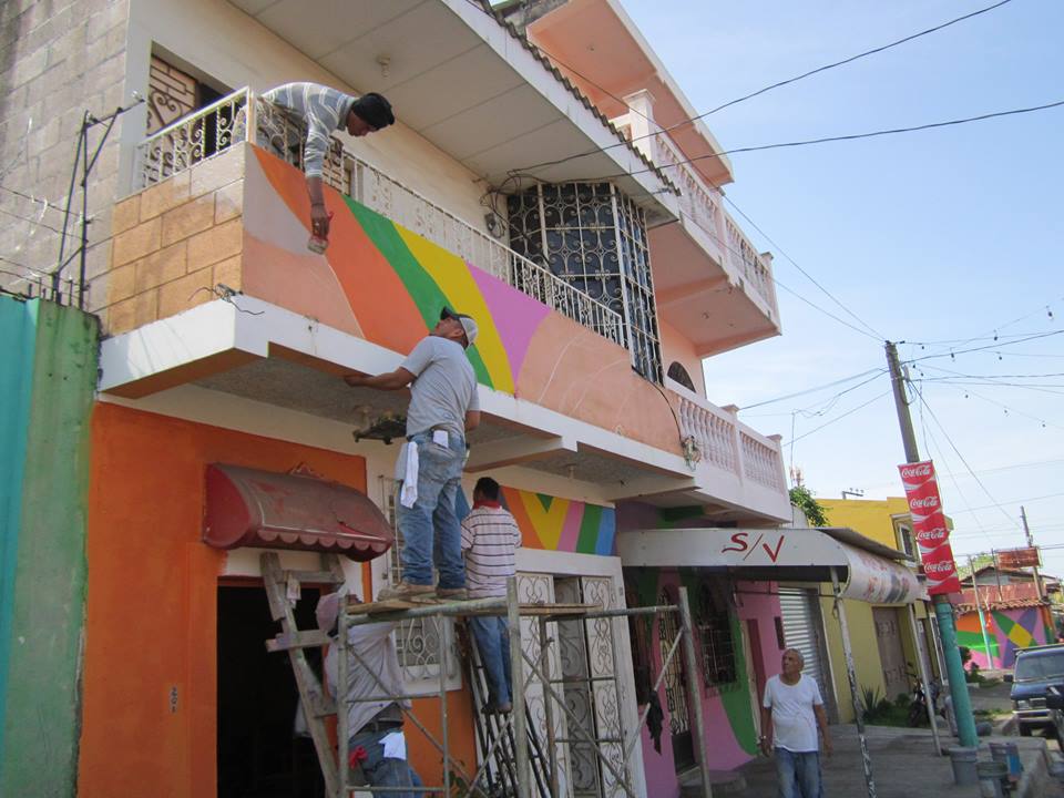 Pintura en mosaicos y cunetas de Paseo El Calvario