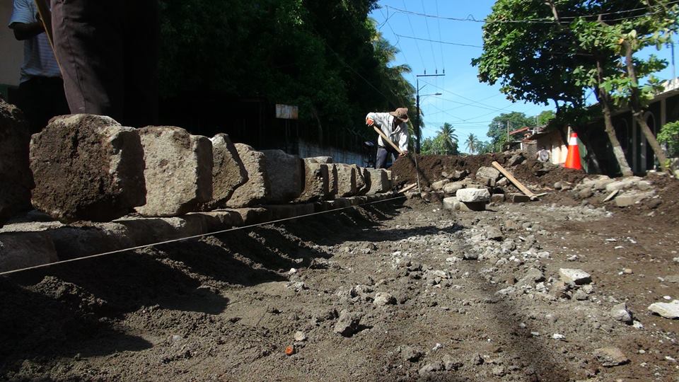 Reparación de Baches y Re adoquinado Sobre Final de la 8ª Av.