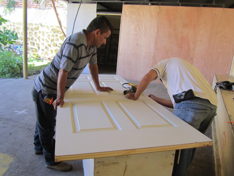 Construcción de División Metálica en Gimnasio Municipal