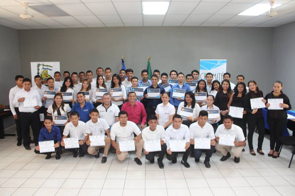 Municipalidad y USAID, Gradúan 67 Jovenes