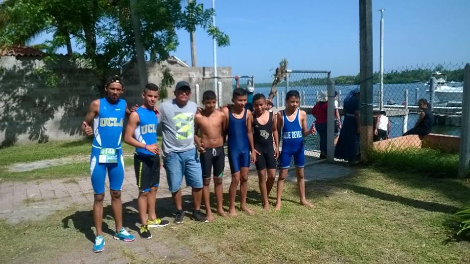 Escuela Municipal de Natación participó en un importante Campeonato de Triatlón