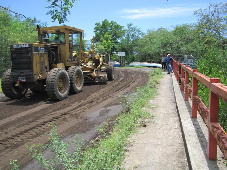 Reparación de Calle a Caserío Puerto El Flor. Ctón Puerto Parada